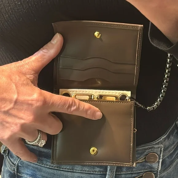 Burberry Bifold Kisslock Compact Wallet - EUC - Picture 13 of 14